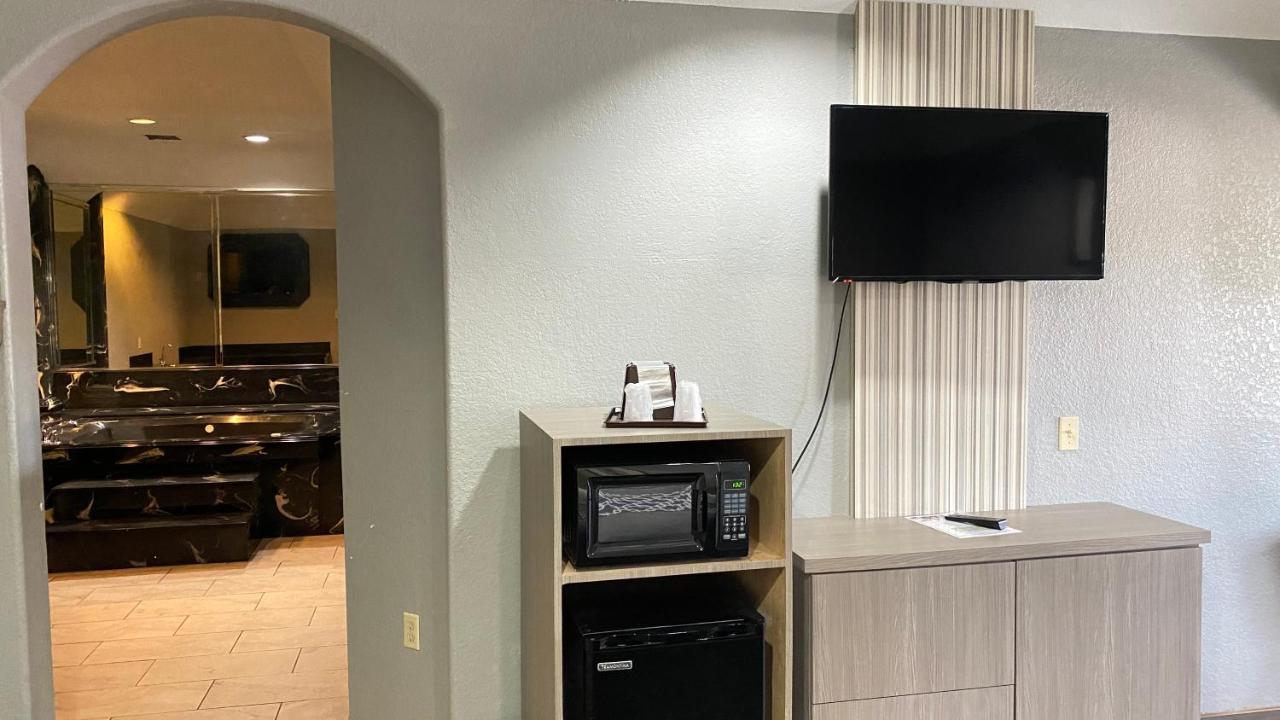 Island Suites Hobby Airport Houston Bagian luar foto