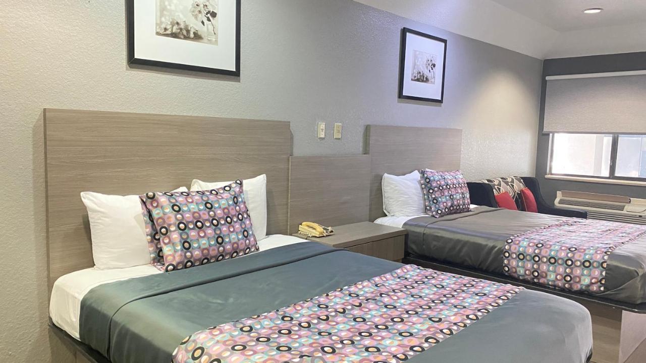Island Suites Hobby Airport Houston Bagian luar foto