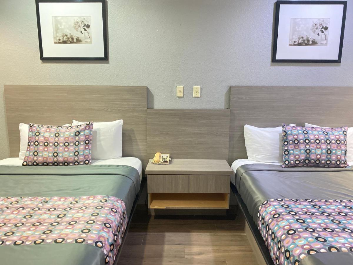 Island Suites Hobby Airport Houston Bagian luar foto