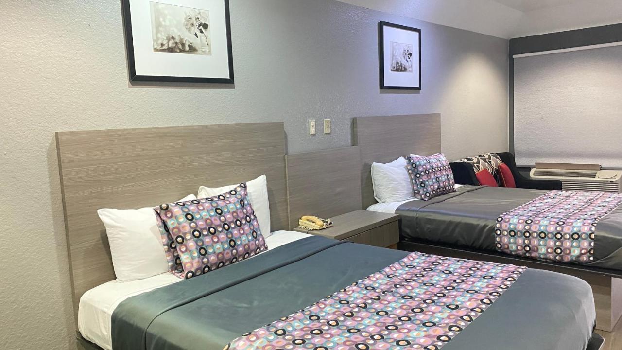 Island Suites Hobby Airport Houston Bagian luar foto