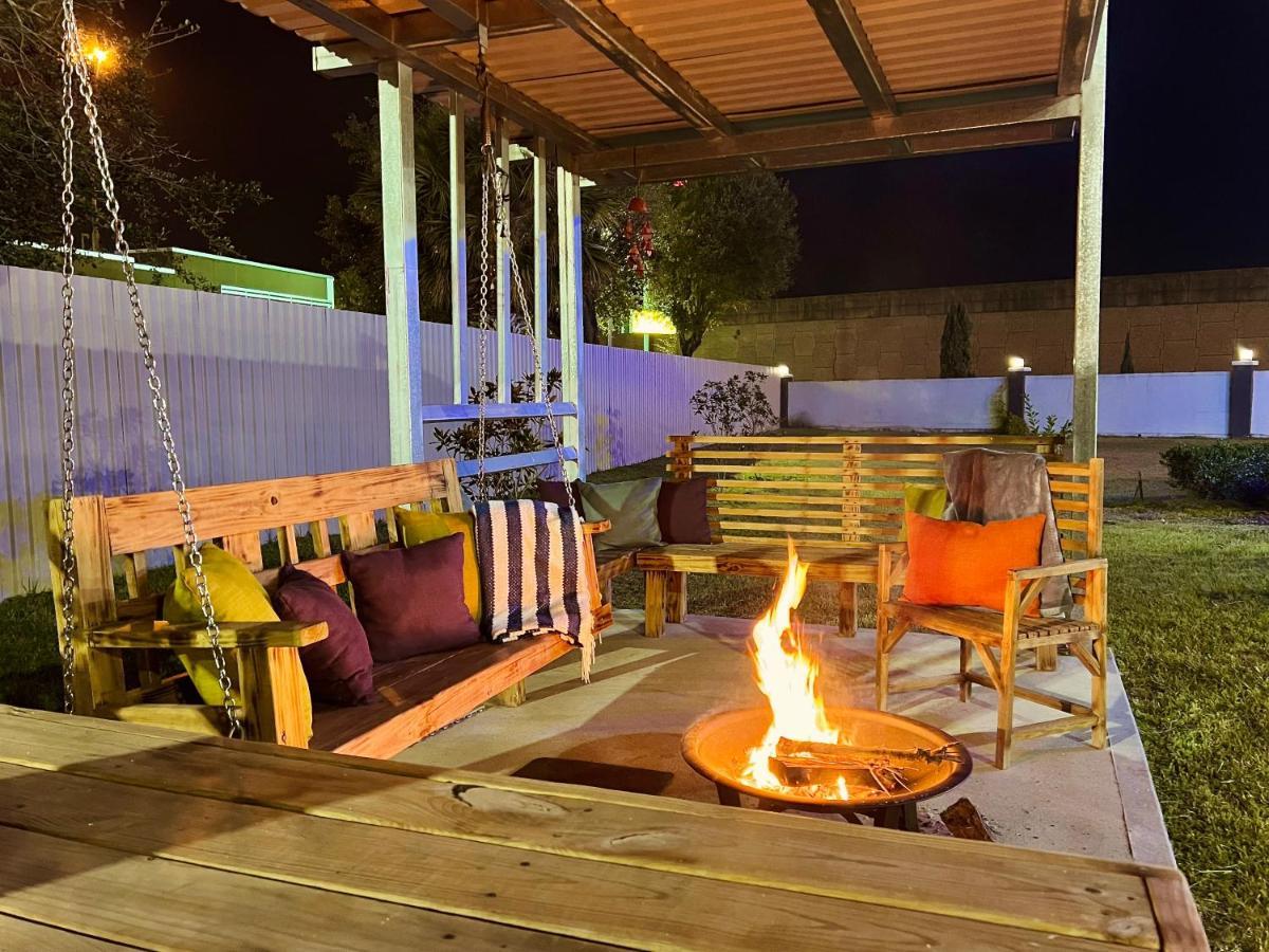 Island Suites Hobby Airport Houston Bagian luar foto