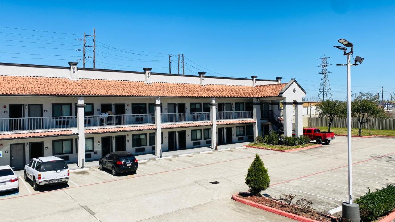 Island Suites Hobby Airport Houston Bagian luar foto