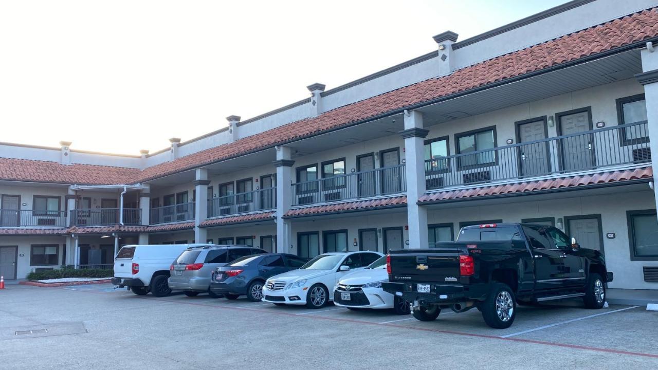 Island Suites Hobby Airport Houston Bagian luar foto