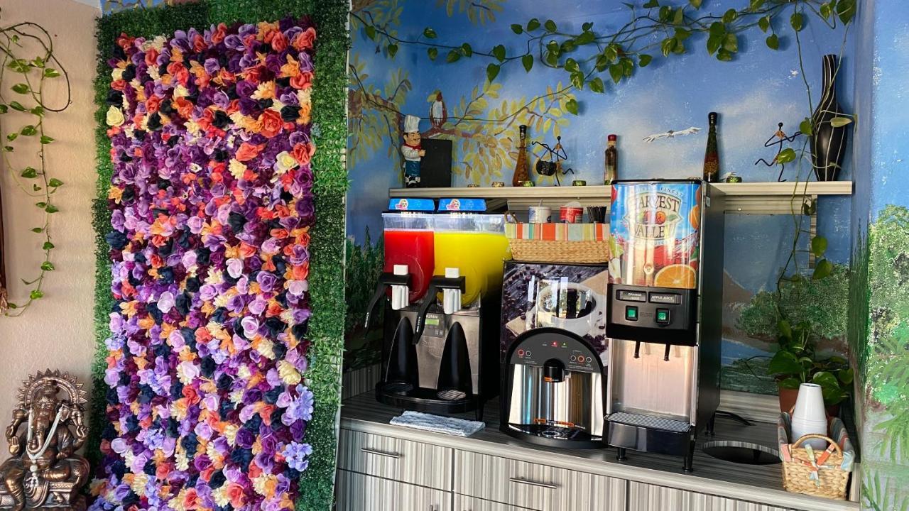 Island Suites Hobby Airport Houston Bagian luar foto