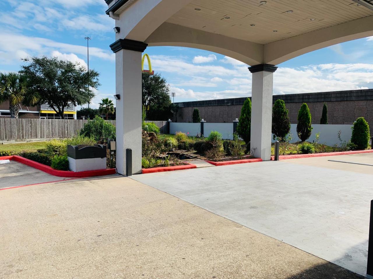 Island Suites Hobby Airport Houston Bagian luar foto