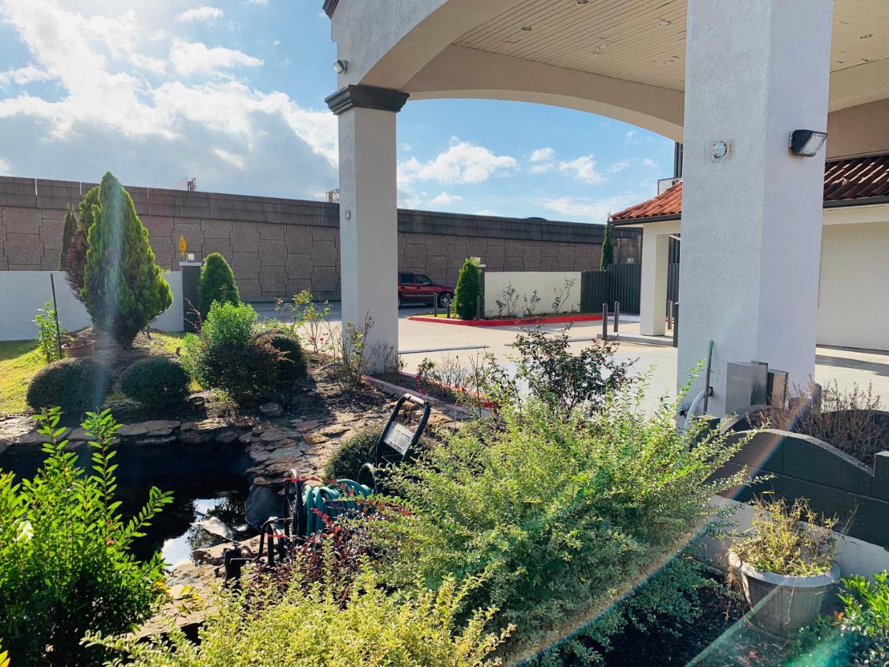 Island Suites Hobby Airport Houston Bagian luar foto